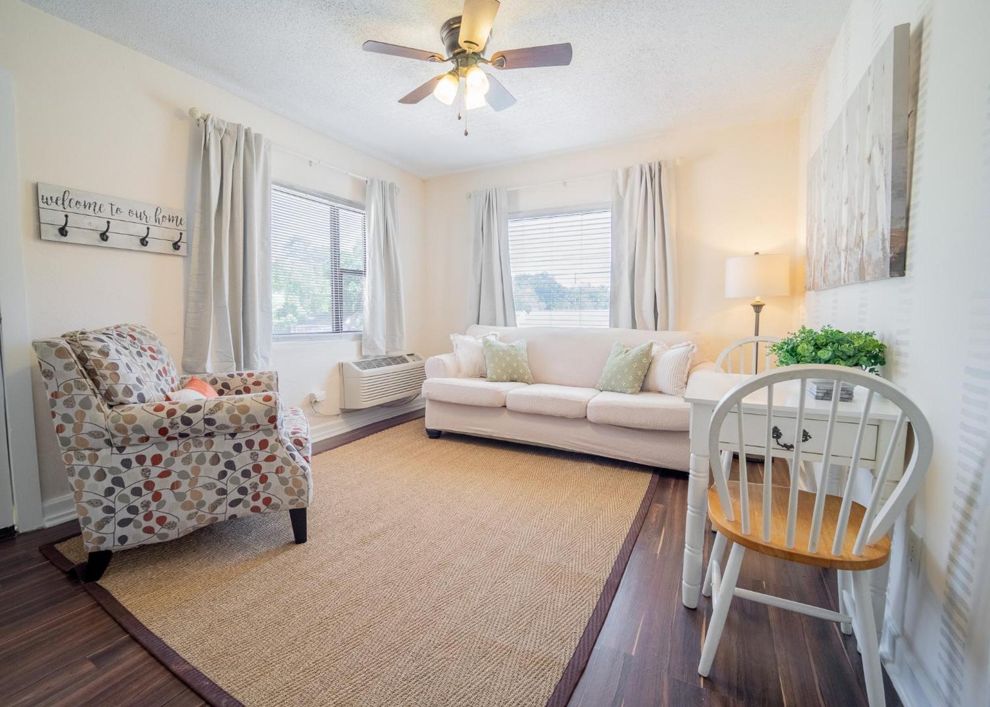 The Flats On Florida St - Super Comfy 2-Bedroom Apartments Mobile Buitenkant foto