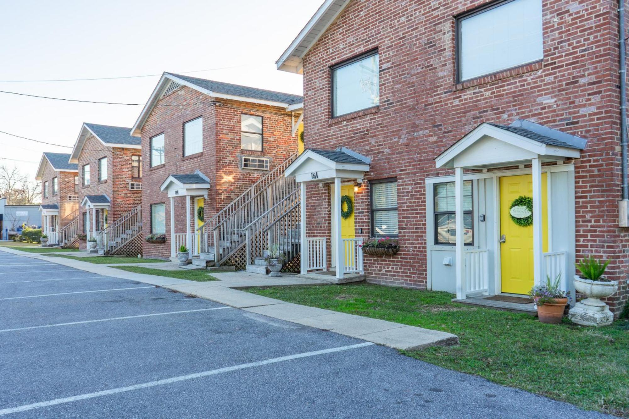 The Flats On Florida St - Super Comfy 2-Bedroom Apartments Mobile Buitenkant foto