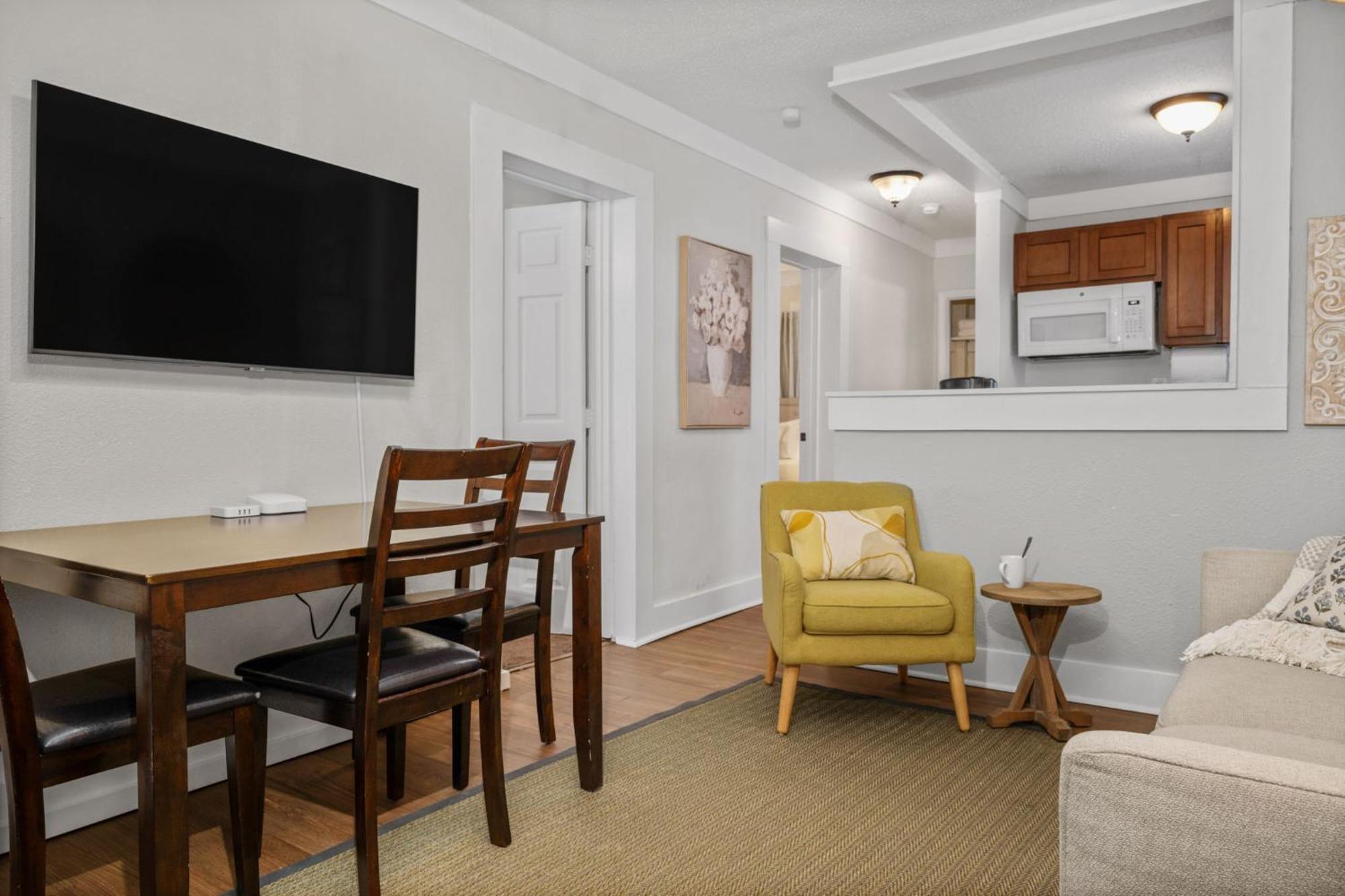 The Flats On Florida St - Super Comfy 2-Bedroom Apartments Mobile Buitenkant foto