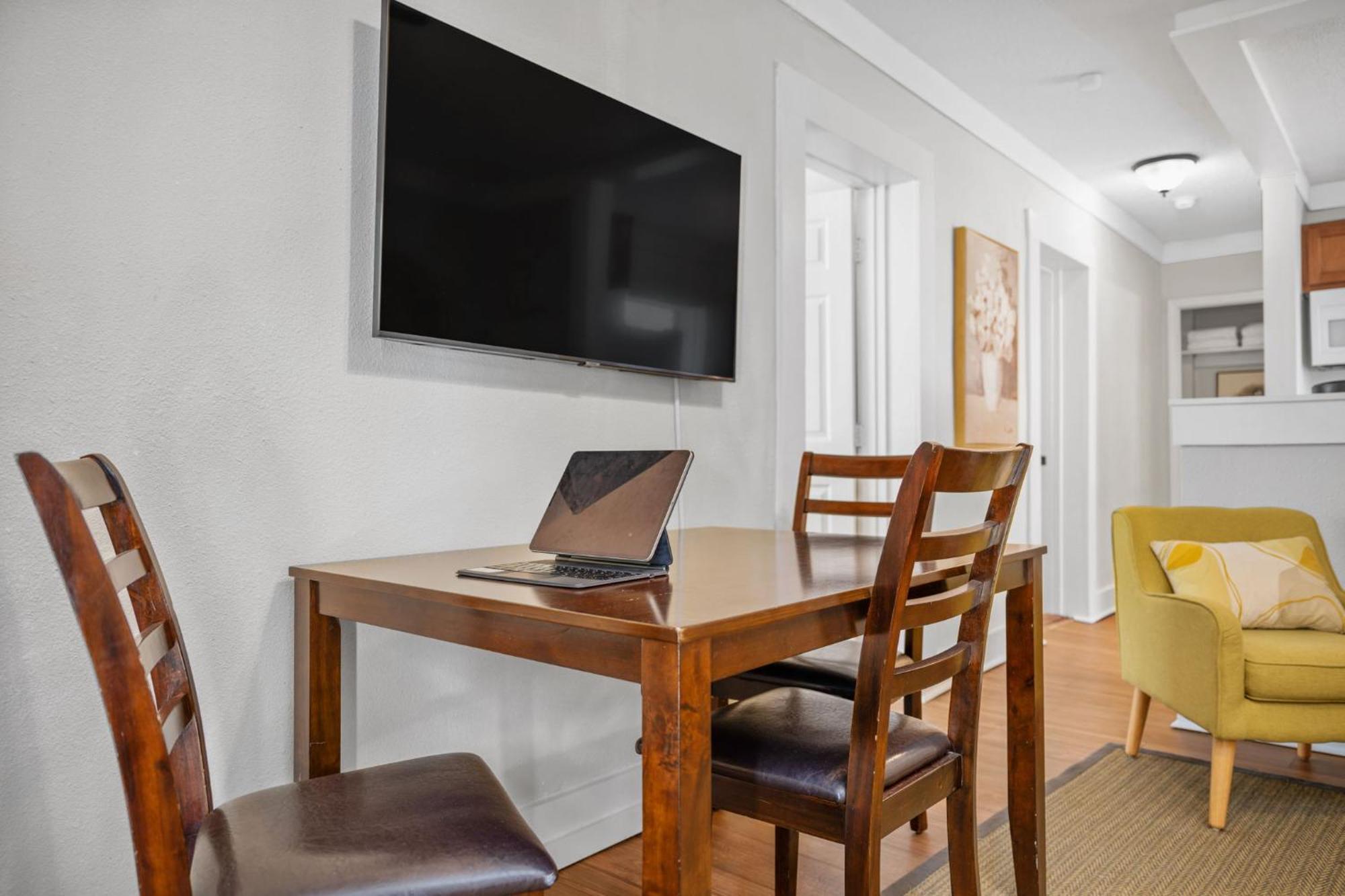 The Flats On Florida St - Super Comfy 2-Bedroom Apartments Mobile Buitenkant foto