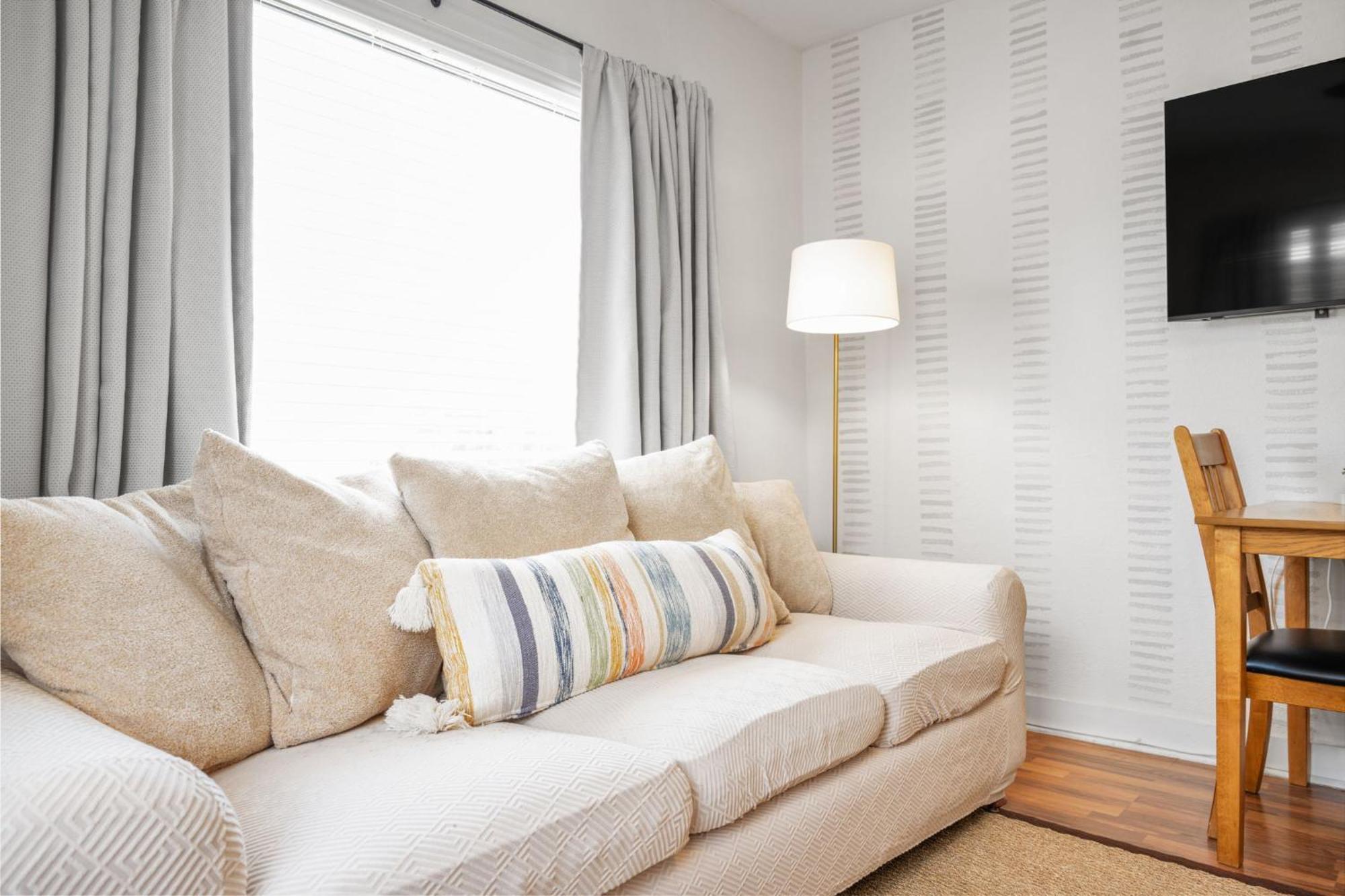 The Flats On Florida St - Super Comfy 2-Bedroom Apartments Mobile Buitenkant foto